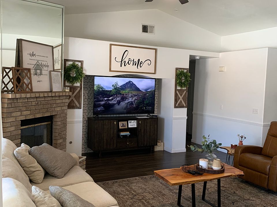 1st image of 5886 W Menlo Ave