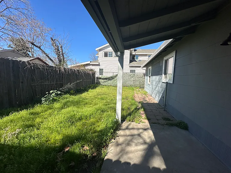 524 B St — Photo 17