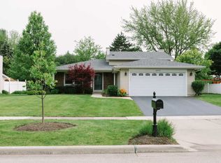 4075 Whispering Trails Dr, Hoffman Estates, IL 60192