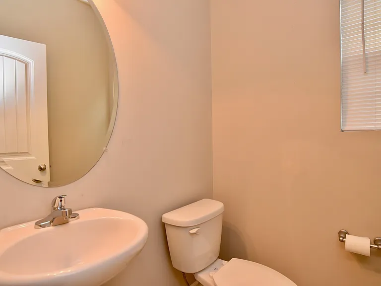 45 Walker Ct — Photo 5