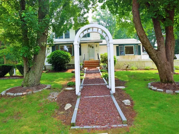 91 Hinston Rd, Weymouth, MA 02189