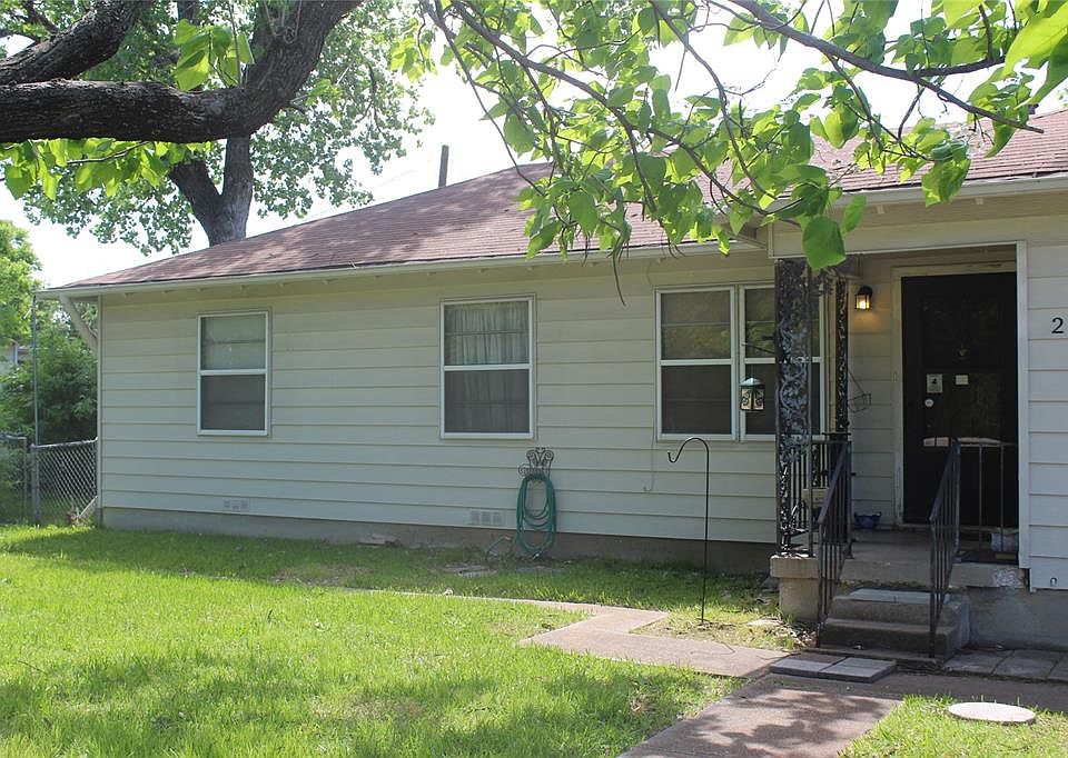1st image of 2727 Sheilah Dr