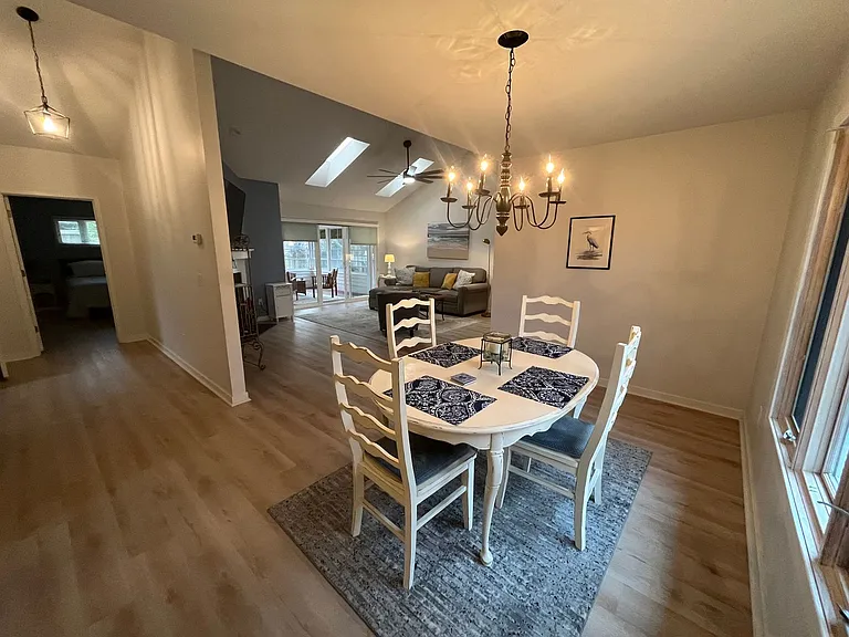 1213 Bayside Cir W — Photo 5