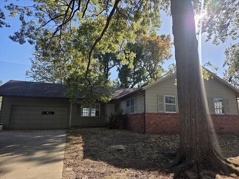 1st image of 2856 E Bergman St