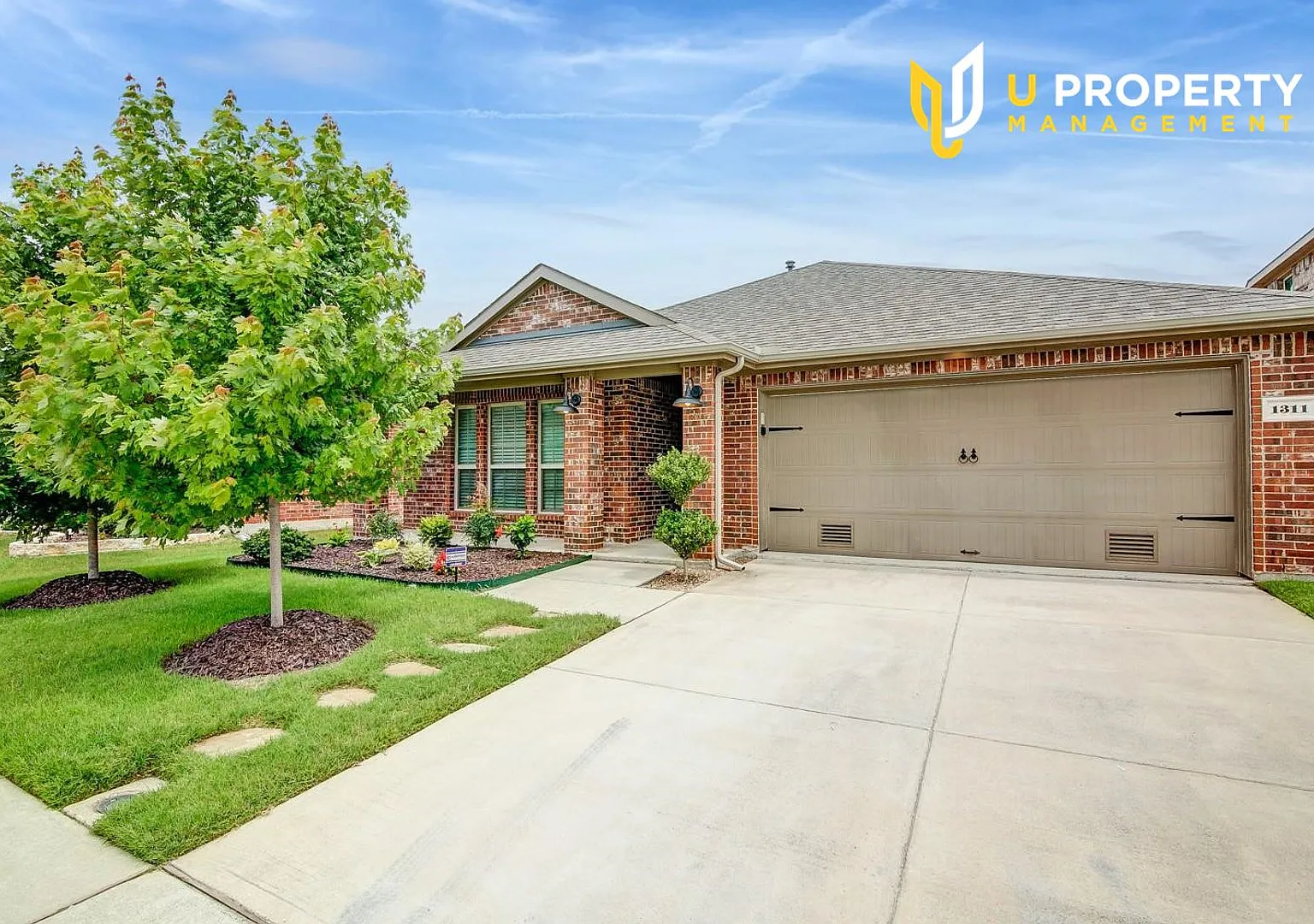 Built in 2015 one story house, Close to US 75 and Hwy 121. — Photo 2