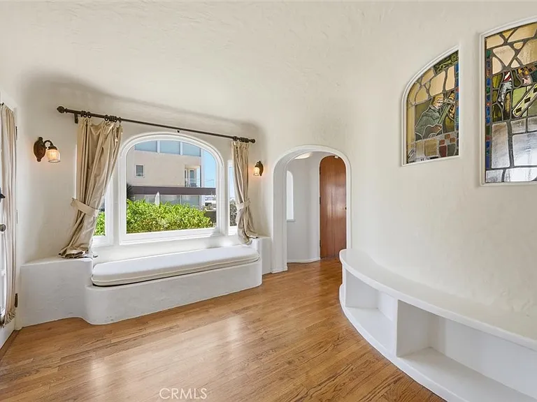 1602 The Strand — Photo 33