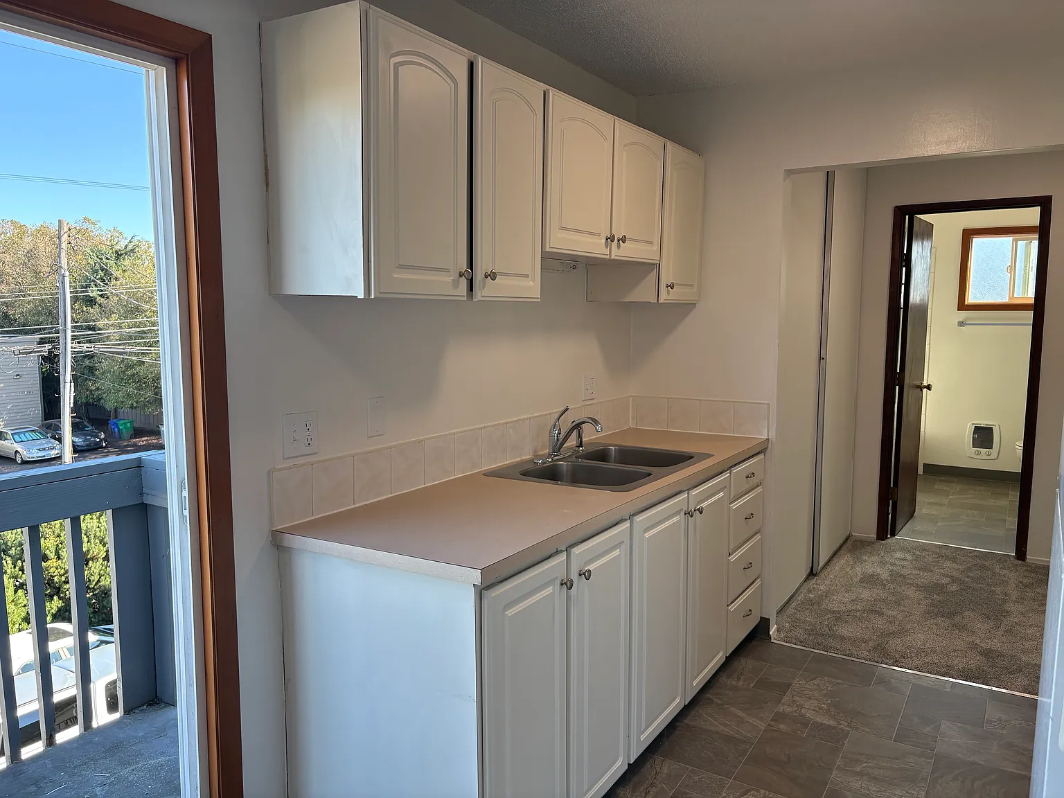 1 bed, 700 sqft, $1,250 — Photo 4