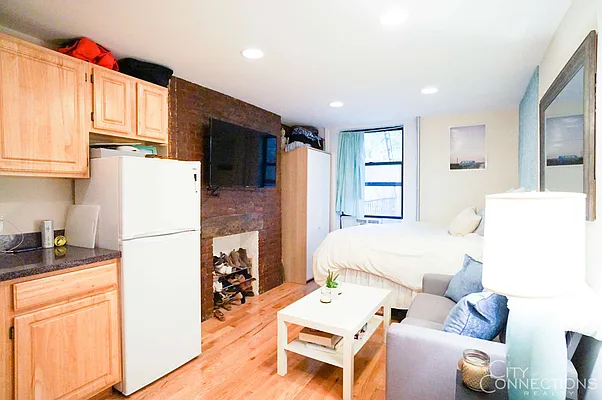 Rented by City Connections Realty | media 14