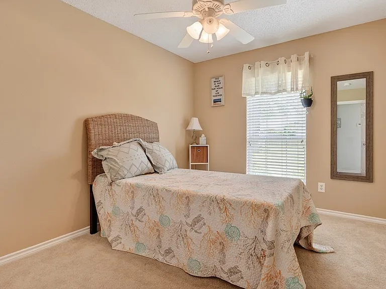 2300 Naples Dr — Photo 8