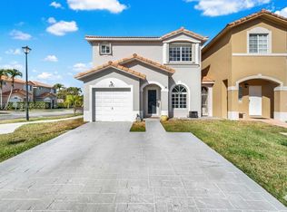 16275 SW 97th St, Miami, FL 33196