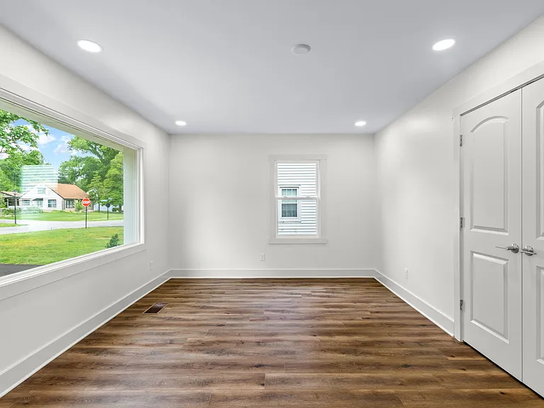 3908 Plymouth Rd — Photo 11