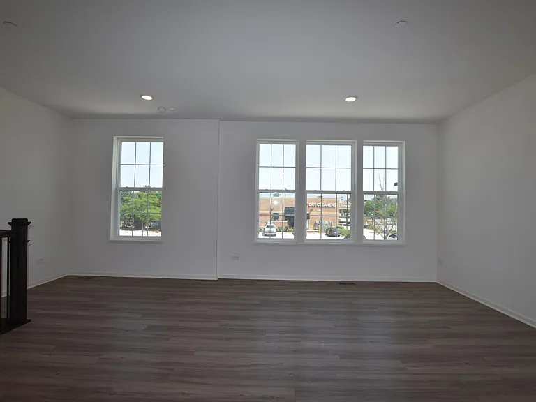 2945 Showplace Dr — Photo 24