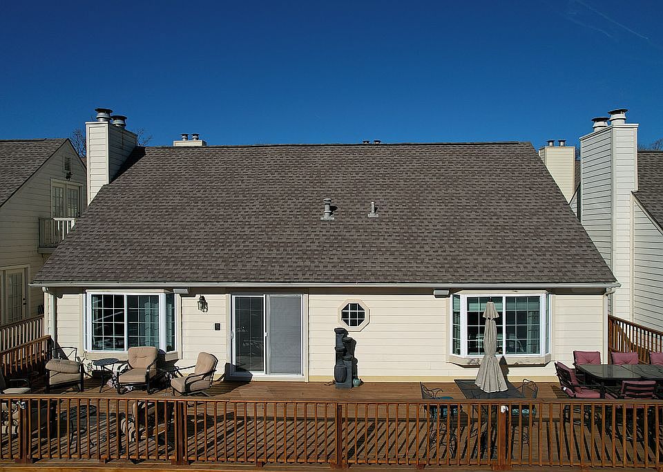 WELCOME TO THE LAKE!