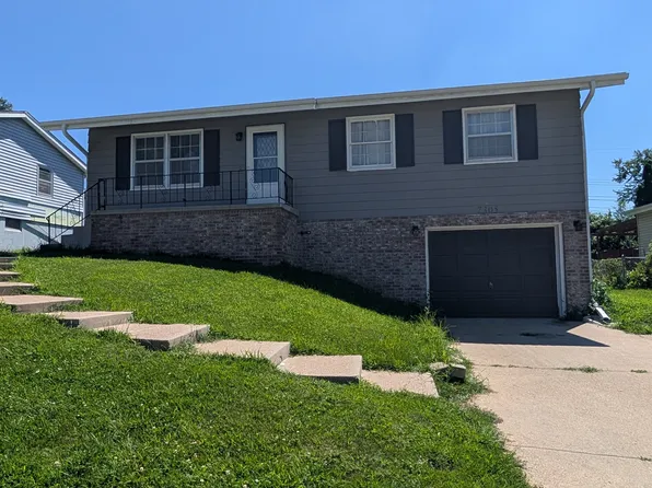 7305 S 33rd St, Bellevue, NE 68147