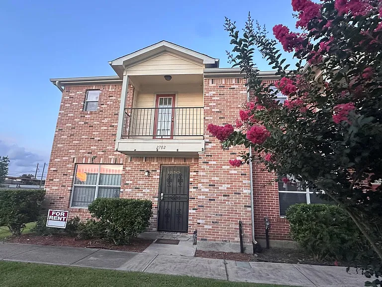 2702 Vienna Pl — Photo 18