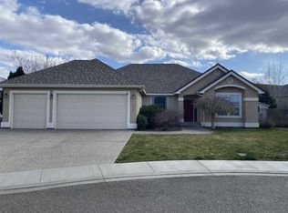 468 Palm Dr, Richland, WA