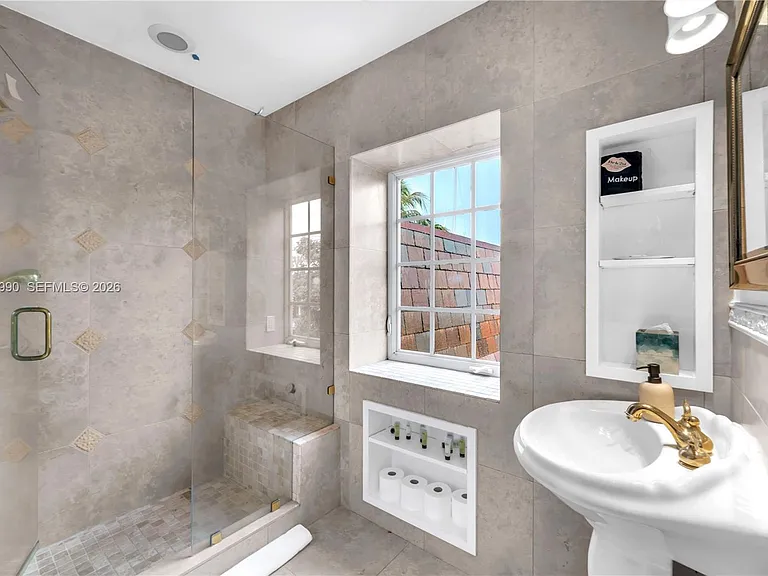 4440 NE 23rd Ave — Photo 38