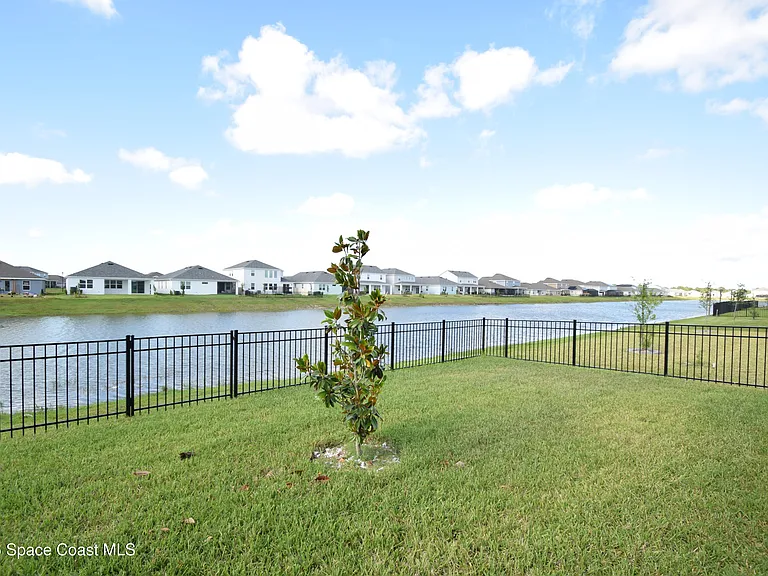 2585 Roygaris St NW — Photo 29