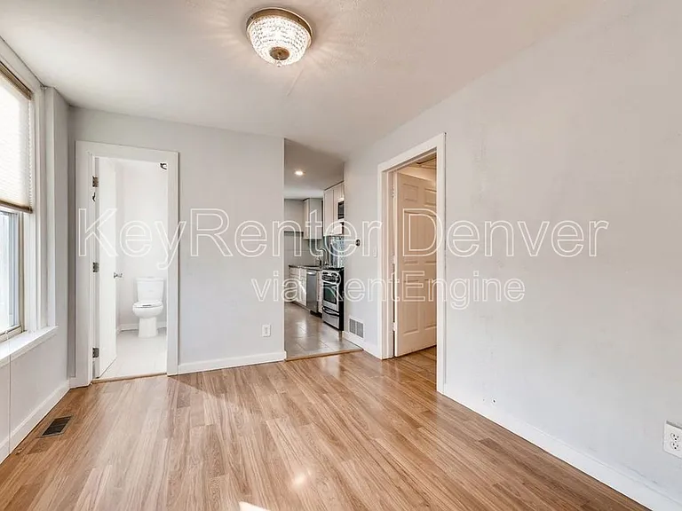 3341 Lawrence St — Photo 11