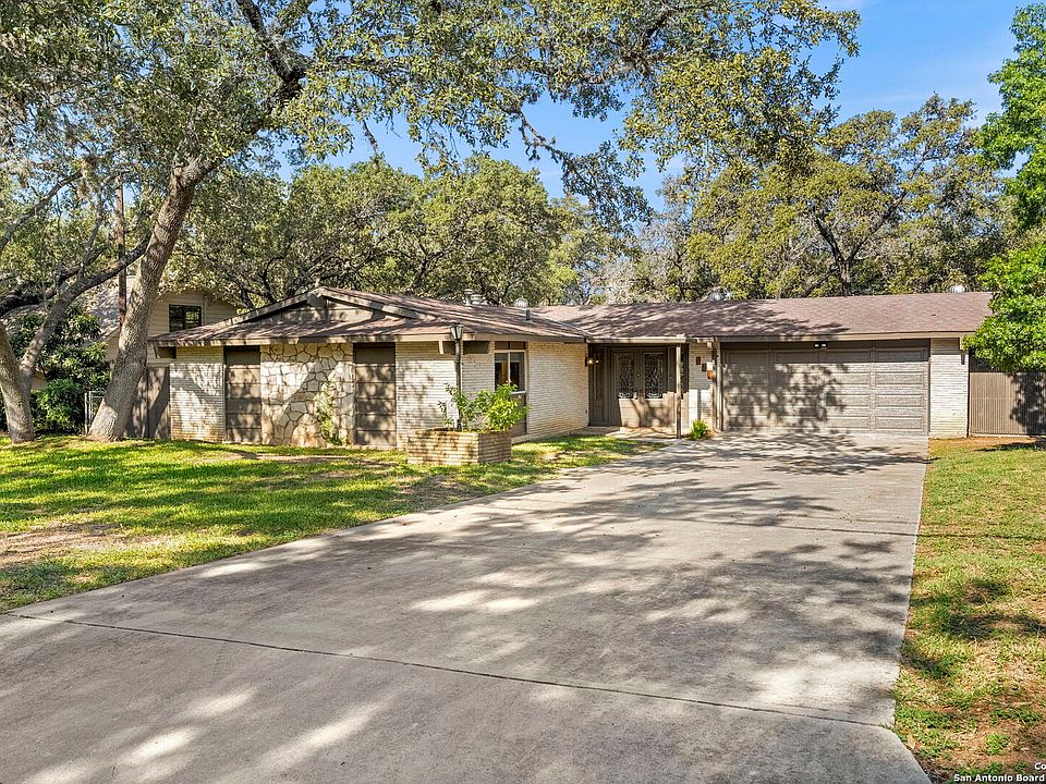 1st image of 127 Canyon Oaks Dr