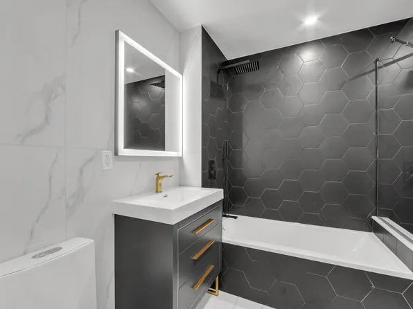 81-07 Kew Gardens Road image 9 of 11