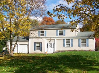 18 Old Forge Ln, Pittsford, NY 14534