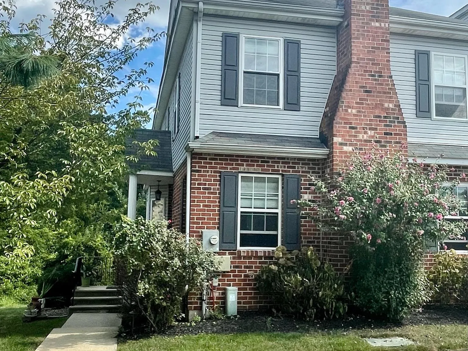2606 Grant Ct — Photo 2