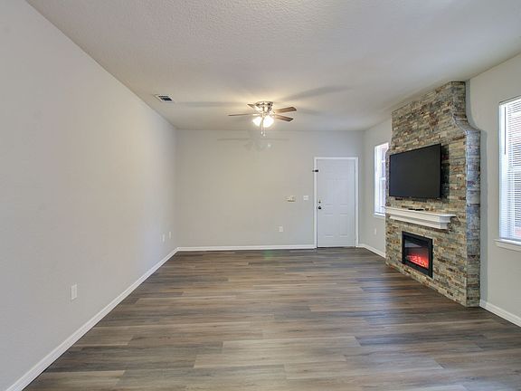 5th image of 107 Vista Verdi Cir Unit 213