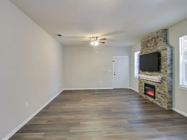 107 Vista Verdi Cir #213 — Photo 5