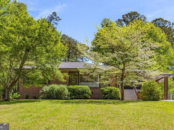 1355 Amanda Cir, Decatur, GA 30033