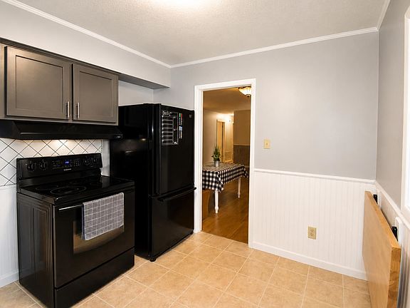 5th image of 150 Greenway Dr
