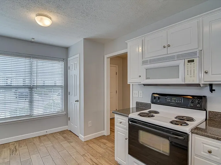 969 Cammaron Way — Photo 17