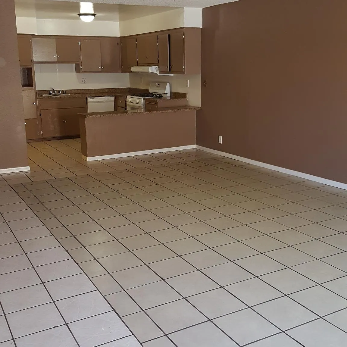 2 bed, 1050 sqft, $1,800 — Photo 4