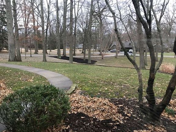 4th image of 25 Bogart Dr