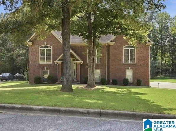 7836 Rock Creek Cir, Bessemer, AL 35023