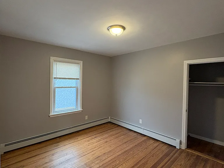 82 Clarence St #3 — Photo 12