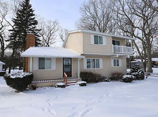 725 S Crescent Ave, Au Gres, MI 48703