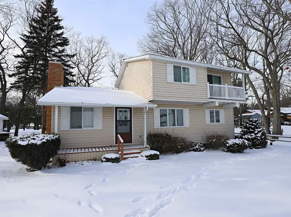 725 S Crescent Ave, Au Gres, MI 48703