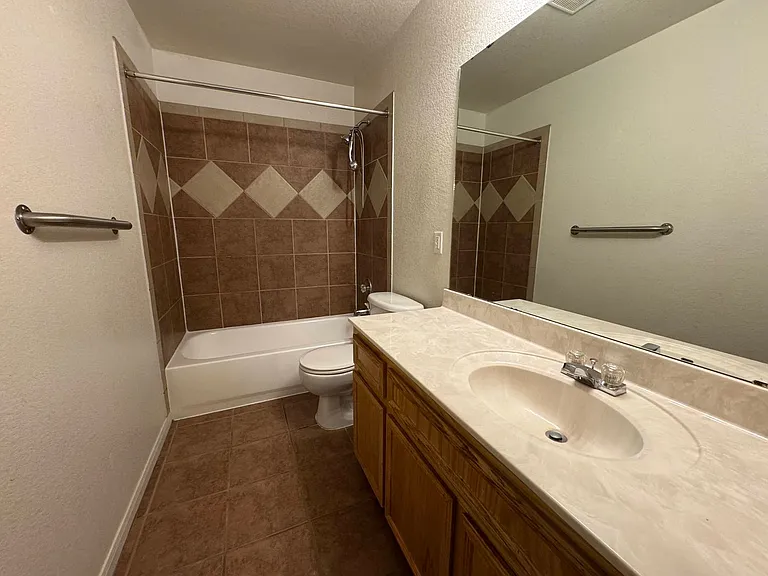 1204 Cinch Dr — Photo 8