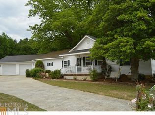 955 Sandy Point Cir, Knoxville, GA 31050