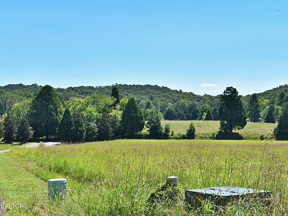 4th image of 35 Spring Cove Ln