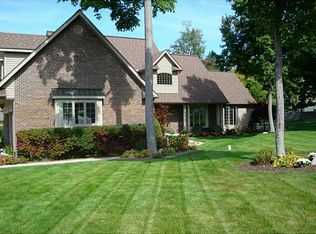 4242 Stone Creek Dr, Erie, PA