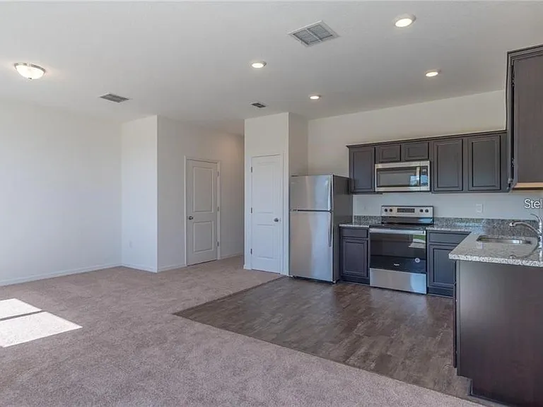 342 Madison Dr — Photo 3