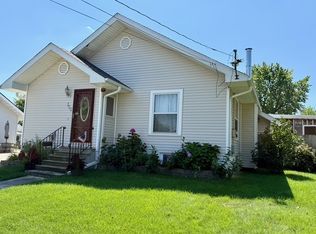 725 N 2nd Ave E, Newton, IA 50208