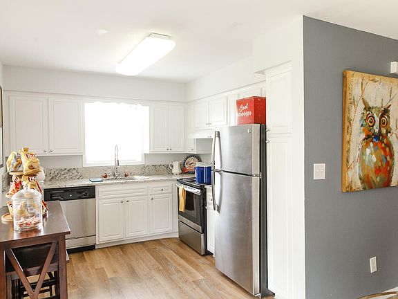 3rd image of 55 Lamplighter Ln APT 5A