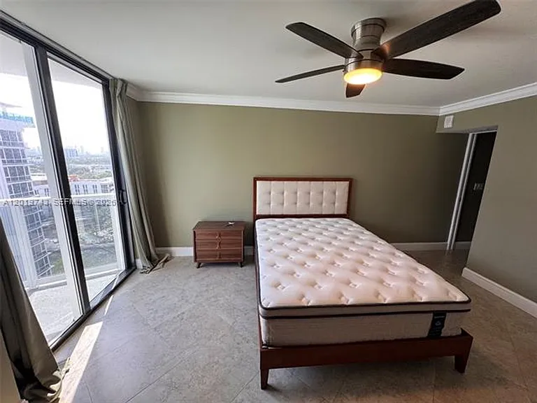 2401 Collins Ave #1807 — Photo 15