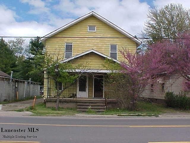 1st image of 418 W Broadway St