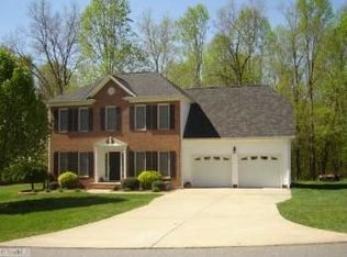 7505 Kristen Dr, Oak Ridge, NC 27310