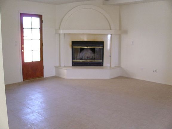 Large Living room with fireplace