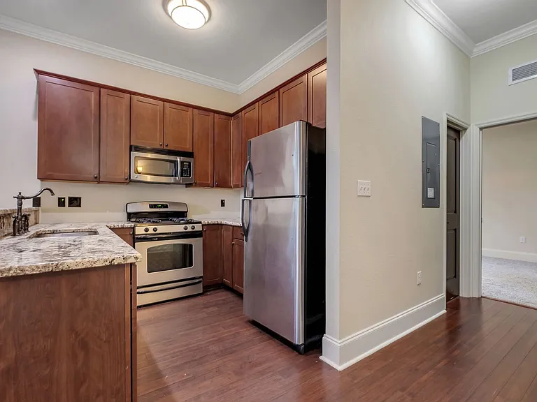 380 E Bradford Rd — Photo 6
